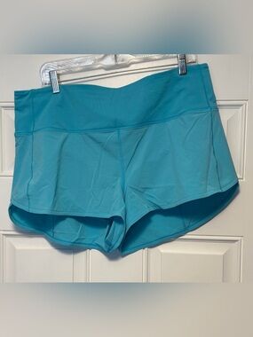 Lululemon women’s 14 speed up hr 2.5” lined shorts- nwot